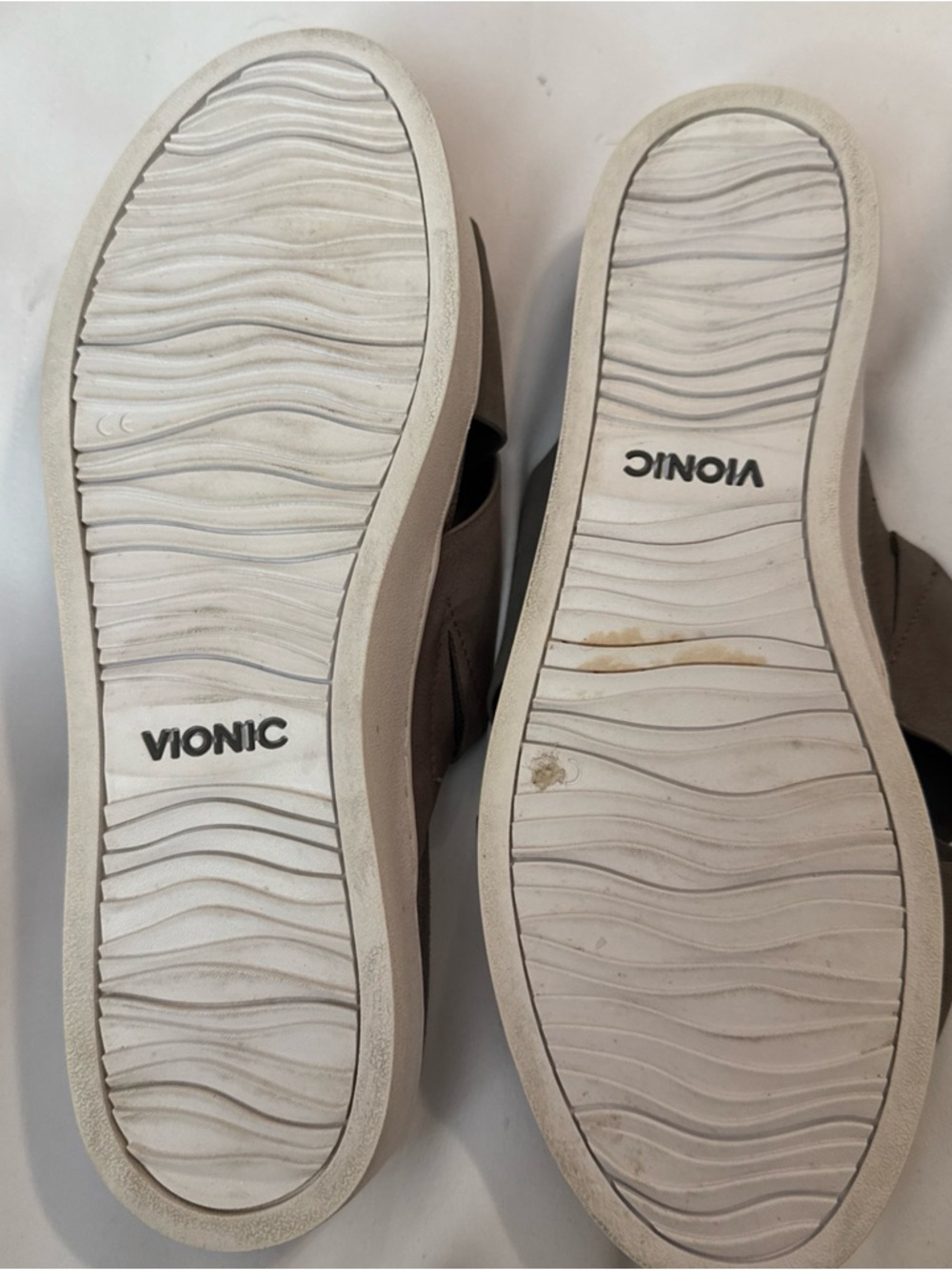 Vionic Splendid Lou Crisscross Slide Mules in Grau - Picture 9 of 10
